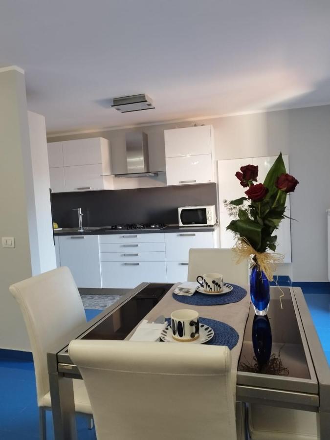 Casa Vacanza "Marinella" スルモナ エクステリア 写真