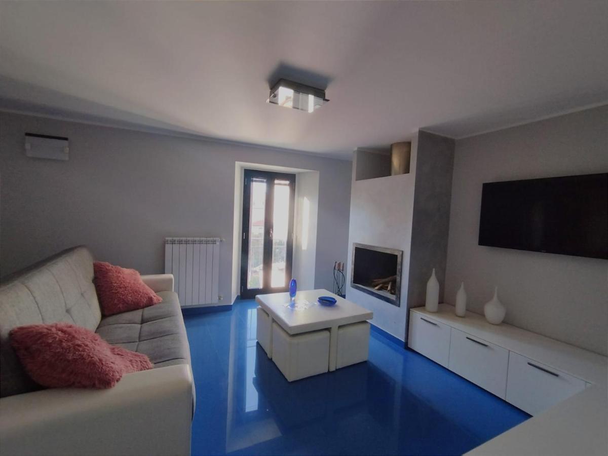 Casa Vacanza "Marinella" スルモナ エクステリア 写真